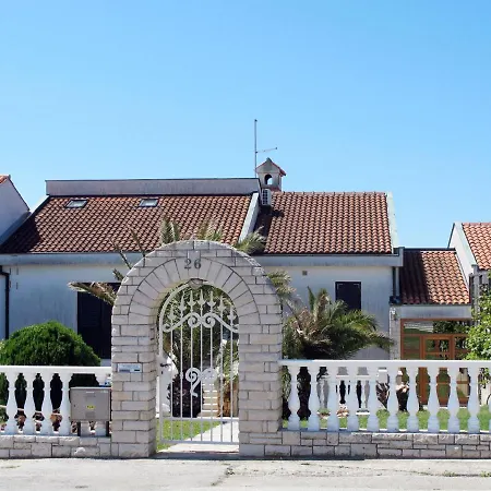 Apartment Ursa By Interhome Pjescana Uvala