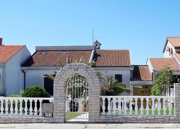 Apartment Ursa By Interhome Pjescana Uvala