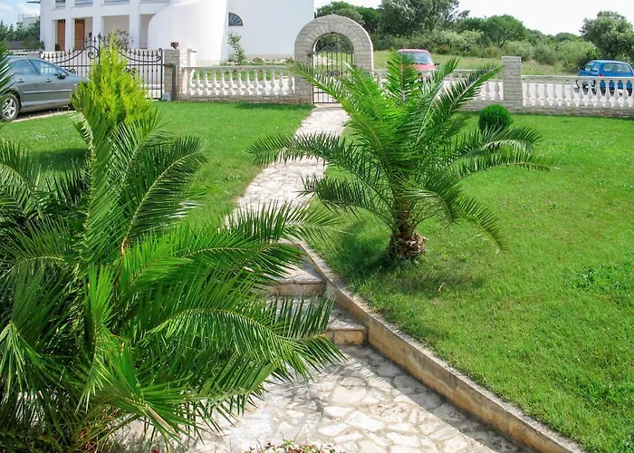 Apartment Ursa By Interhome *