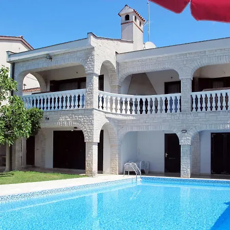 Ursa By Interhome Lejlighed